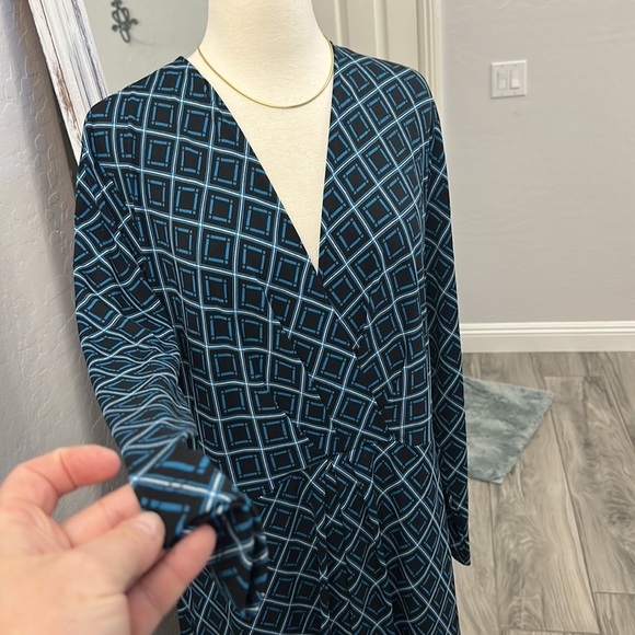 Beautiful blue black print loose fitting stretch dress from Target - Picture 8 of 11